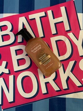 NWT Bath & Body Works Brown Sugar & Coconut Revitalizing Hand Soap